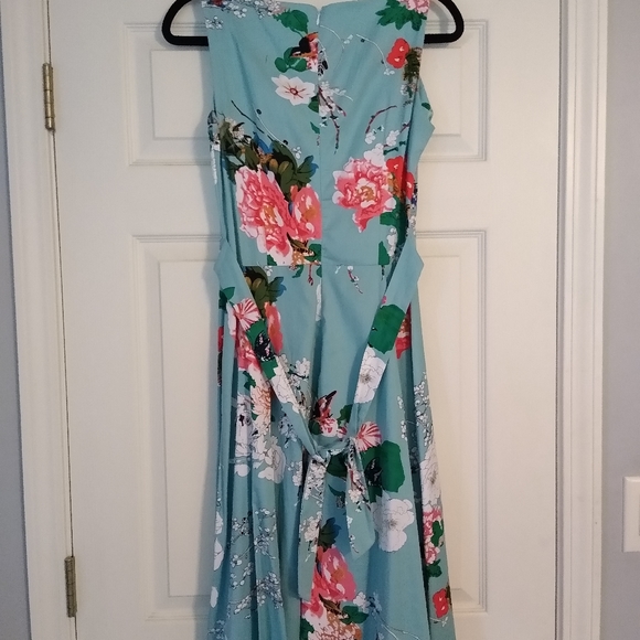 Dress - Picture 2 of 3